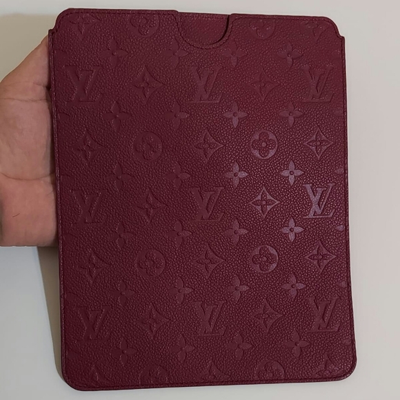 LOUIS VUITTON
Empreinte iPad Softcase Infini - Picture 6 of 10